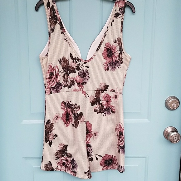 Floral Tan Herringbone Romper - Picture 5 of 6
